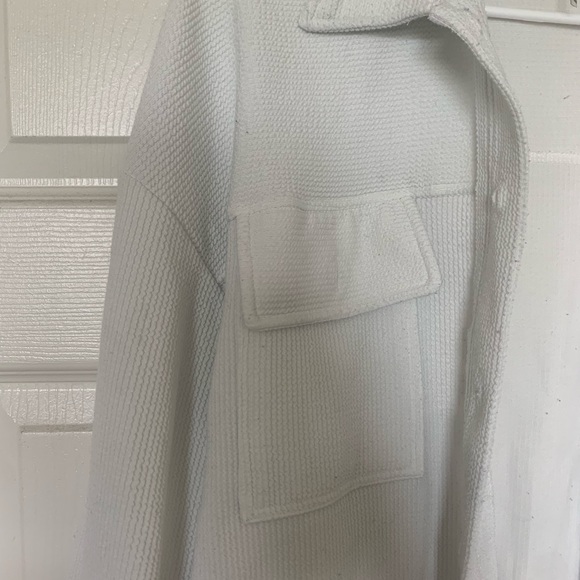 White Shacket - Picture 3 of 4